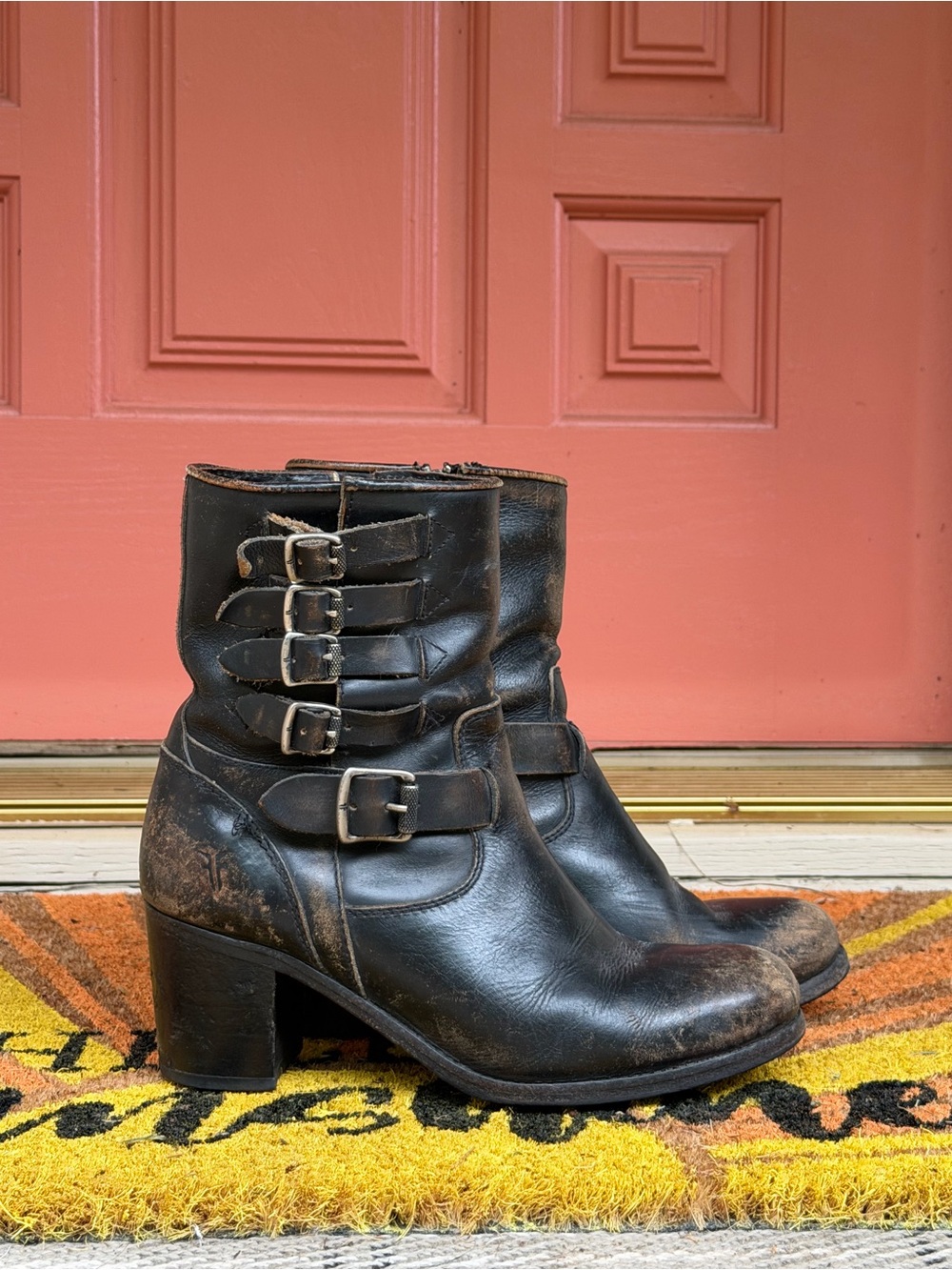 Dark Brown Frye Kelly Distressed Leather Buckle Ankle Moto Boots Sz 7.5
